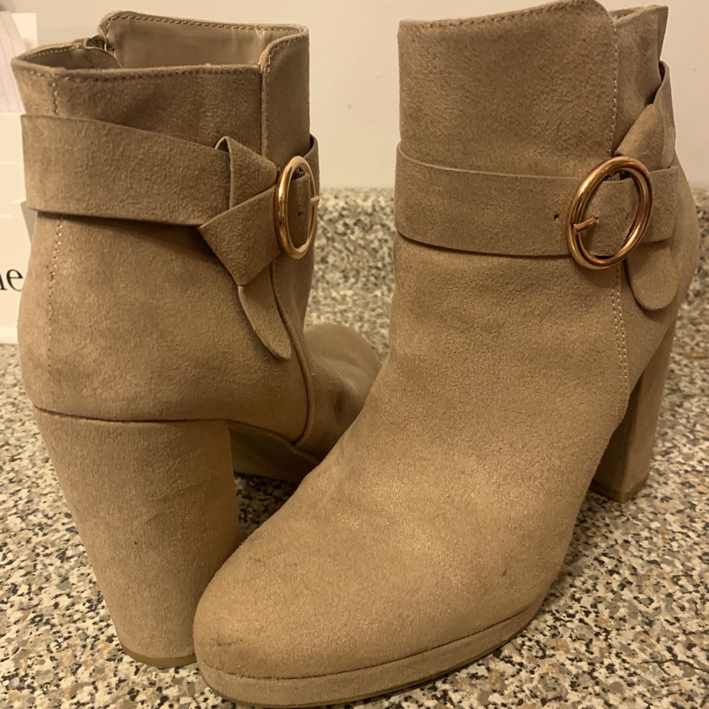LC Lauren Conrad Addisonn Women's Block Heel Ankle Boots Faux Suede Size 8